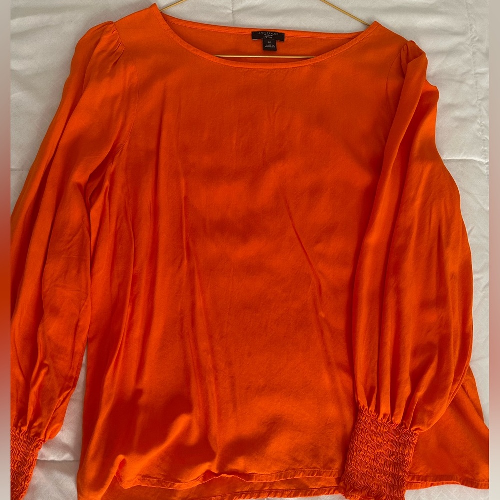 brand new never worn, petite orange Ann Taylor blouse.